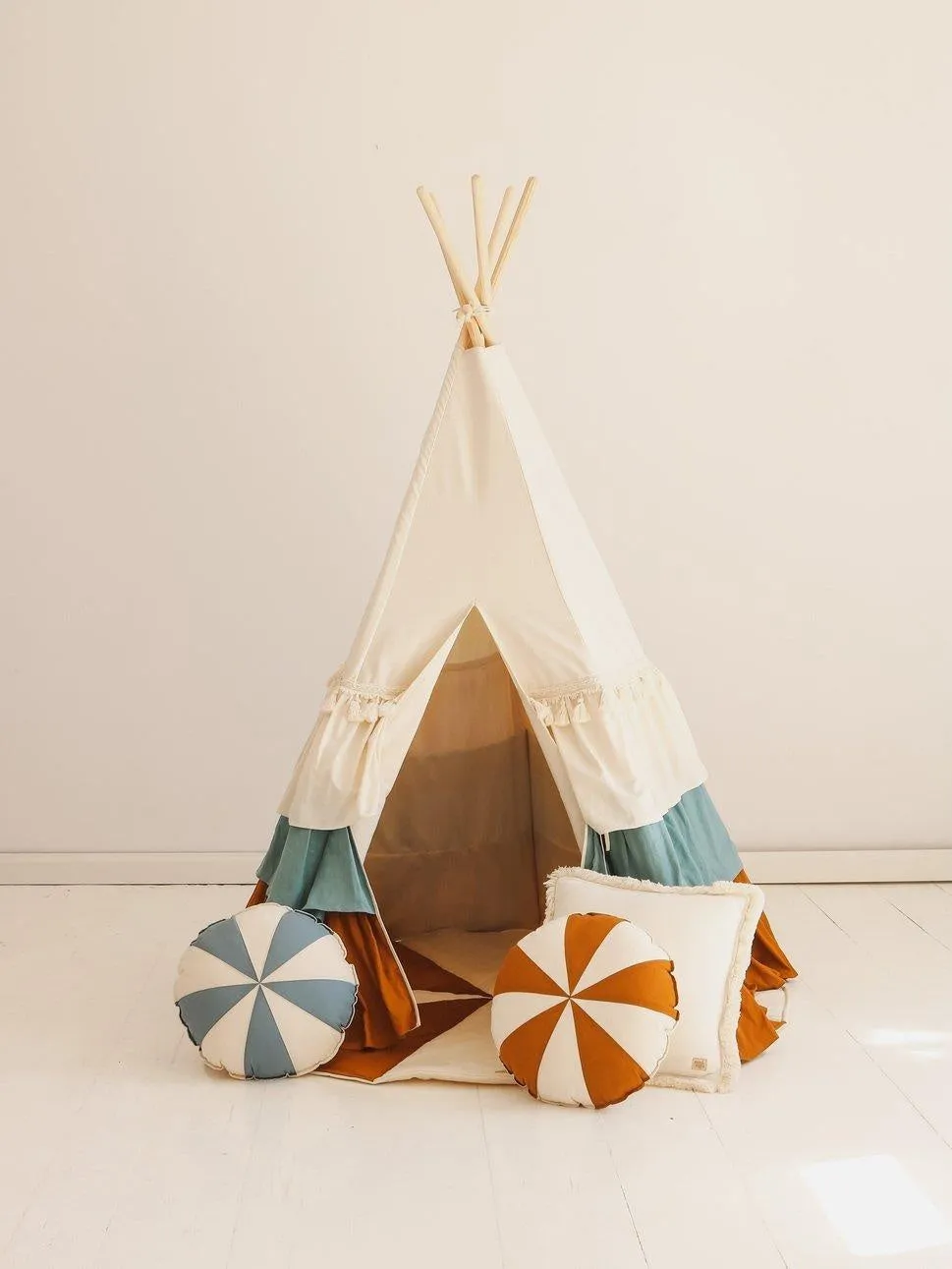 Circus Teepee Tent With Frills