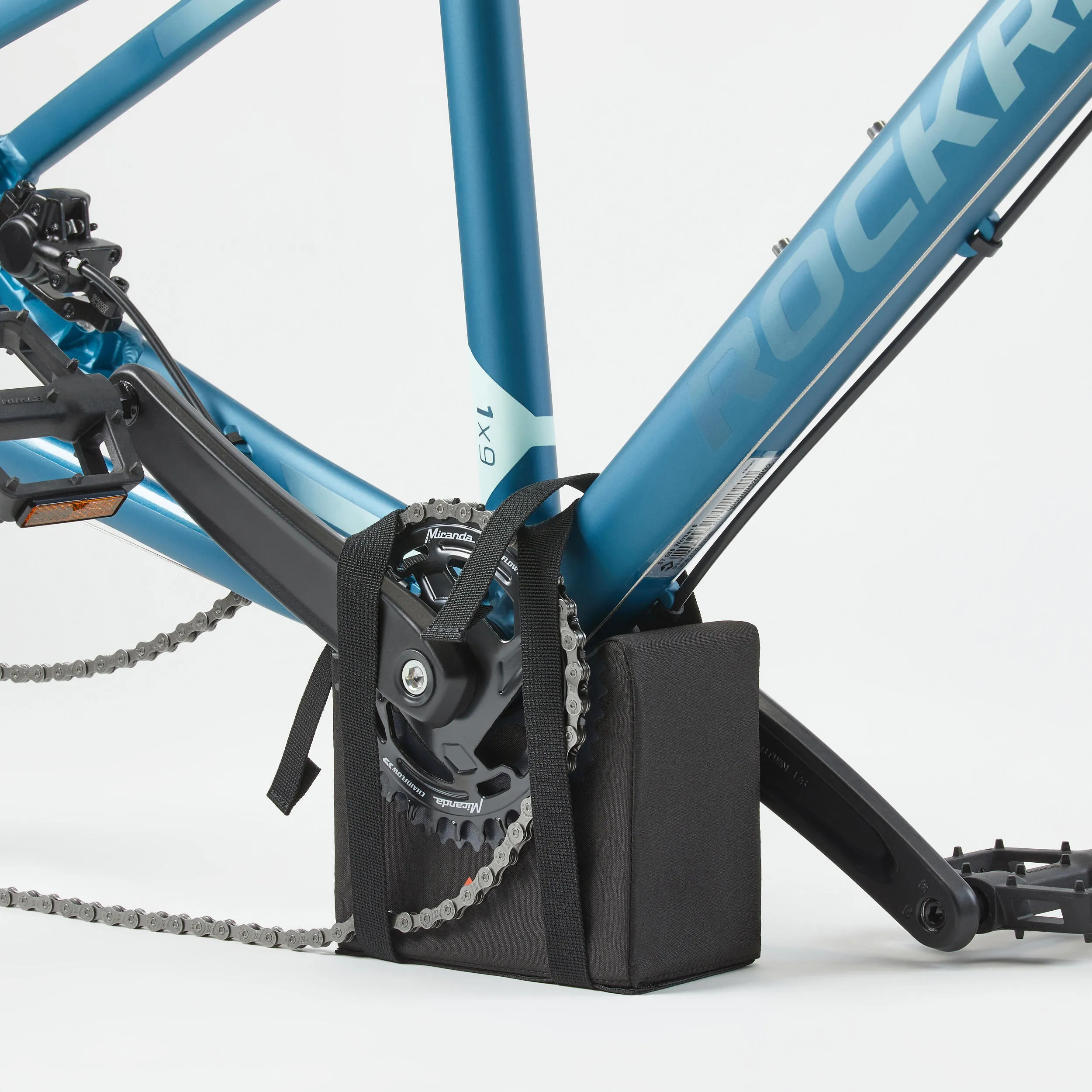 DECATHLON protective fork and crankset