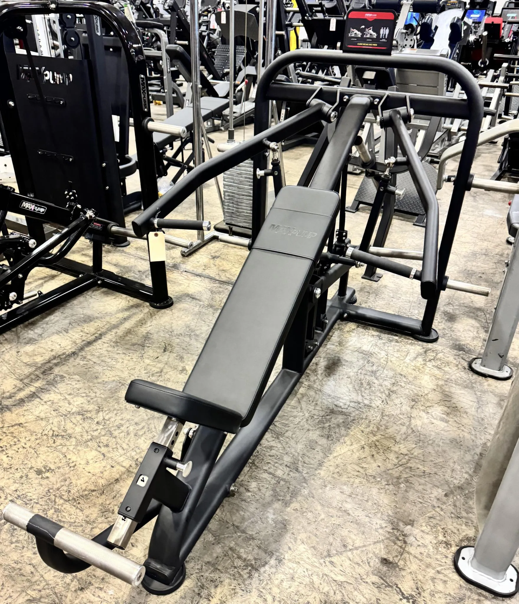 MaxPump A7010 Incline Chest Press