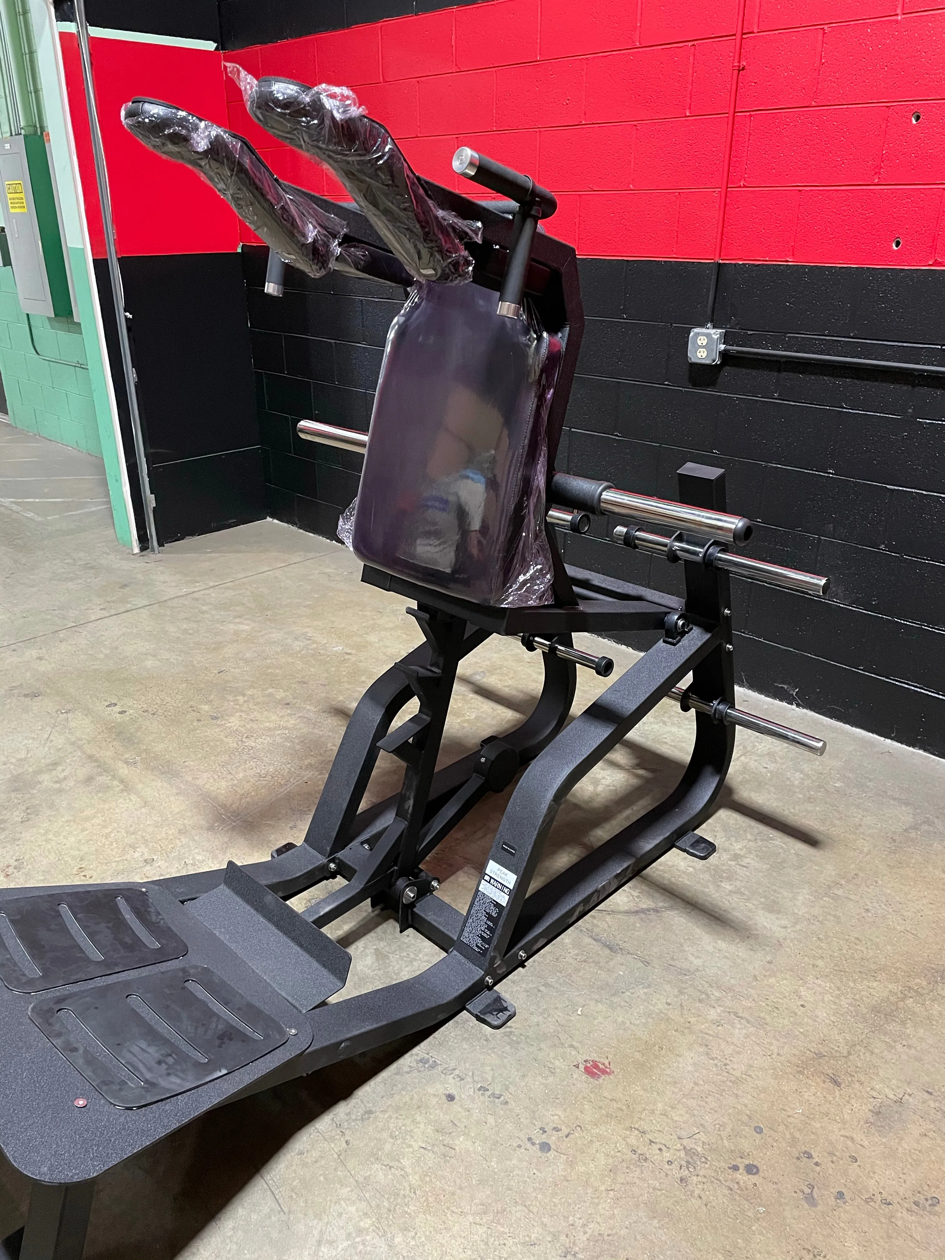 Plate Loaded Super V-Squat Standing Leg Press TZ-5061